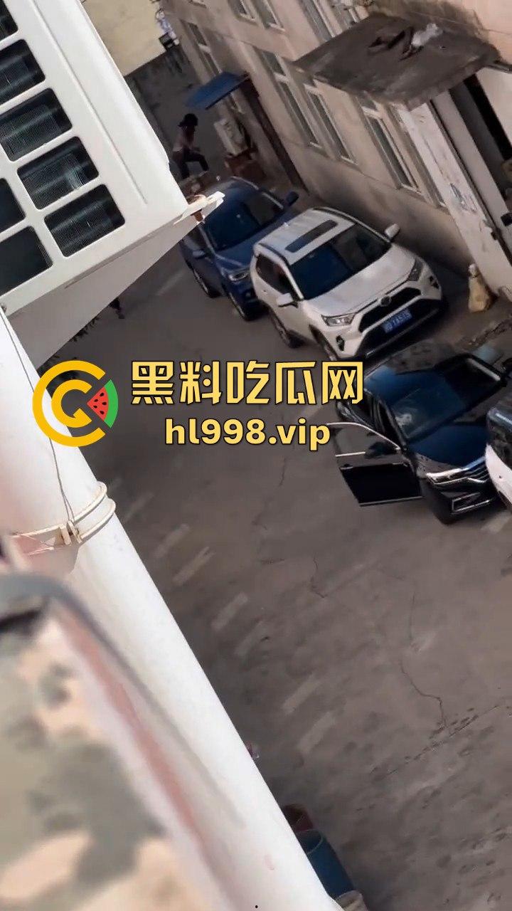 天津丈夫怀疑老婆出轨怒砸车,老婆吓得弃车逃跑!掏出自制手枪开火,枪声堪比沙鹰,建国后还敢造枪!-5