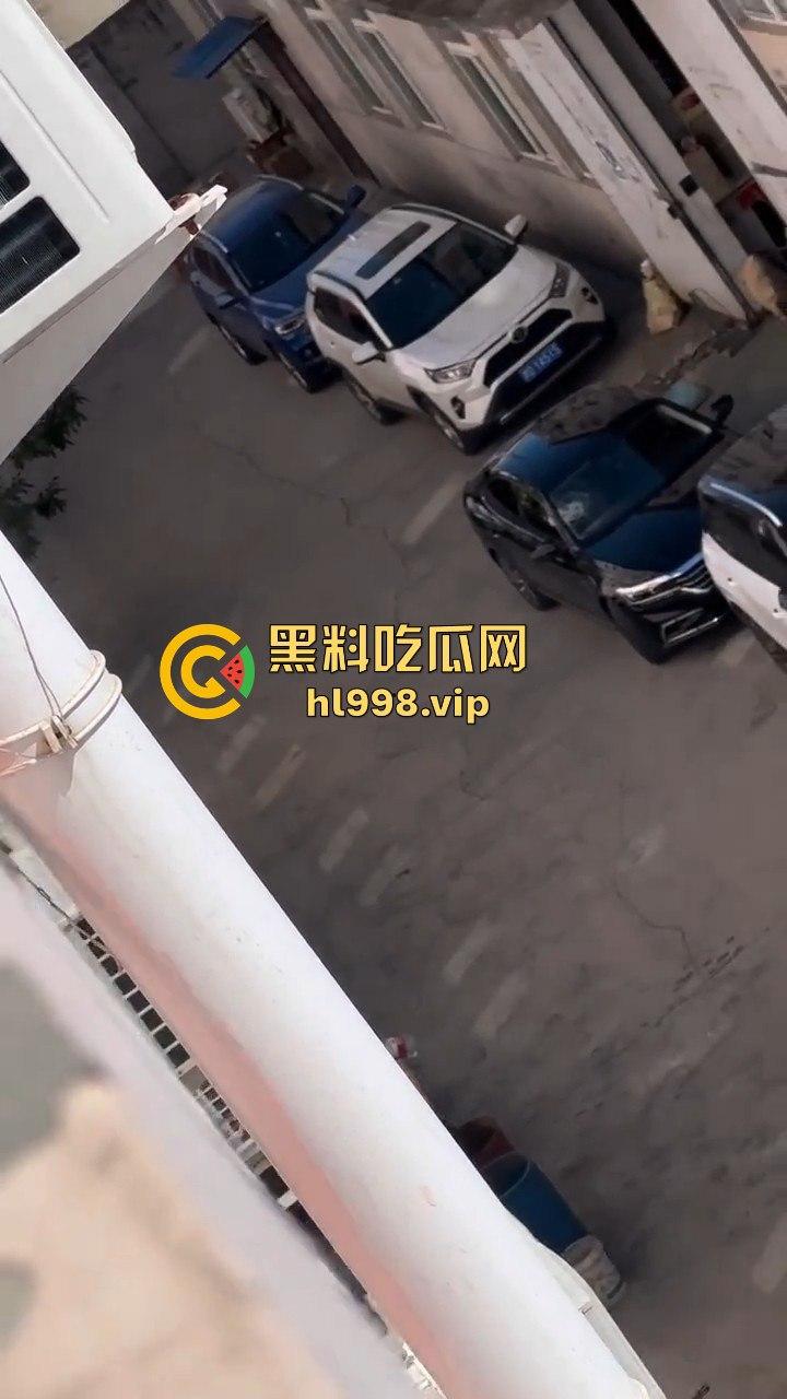 天津丈夫怀疑老婆出轨怒砸车,老婆吓得弃车逃跑!掏出自制手枪开火,枪声堪比沙鹰,建国后还敢造枪!-7