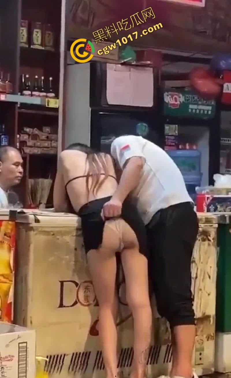 奇葩猎奇合集:街头激情表演,公共场合的裸艳乱操,惊悚刺激,让你目瞪口呆!热门吃瓜事件全曝光-7