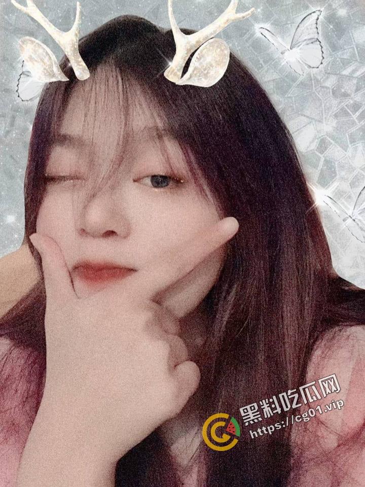 贵州维也纳酒店前台 夏心仪 时间管理大师 同时出轨领导和同事 还能勾搭客户 被爆光不雅视频!-1