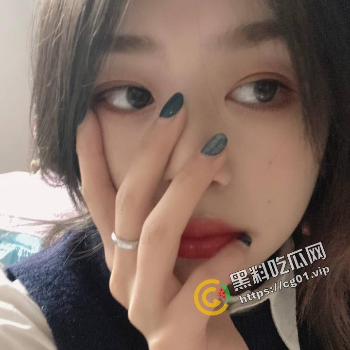 贵州维也纳酒店前台 夏心仪 时间管理大师 同时出轨领导和同事 还能勾搭客户 被爆光不雅视频!-4