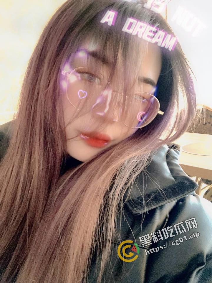 贵州维也纳酒店前台 夏心仪 时间管理大师 同时出轨领导和同事 还能勾搭客户 被爆光不雅视频!-6