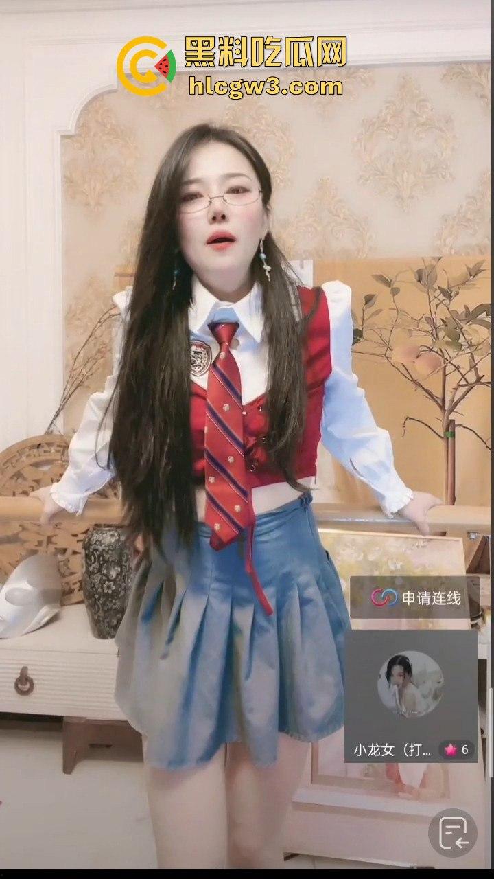 抖音网红『雅儿姐』直播玩重口 ,牛仔裤户外喷尿变喷泉,高潮喷水带屎上演离谱翻车,被超管现场拉闸!-9