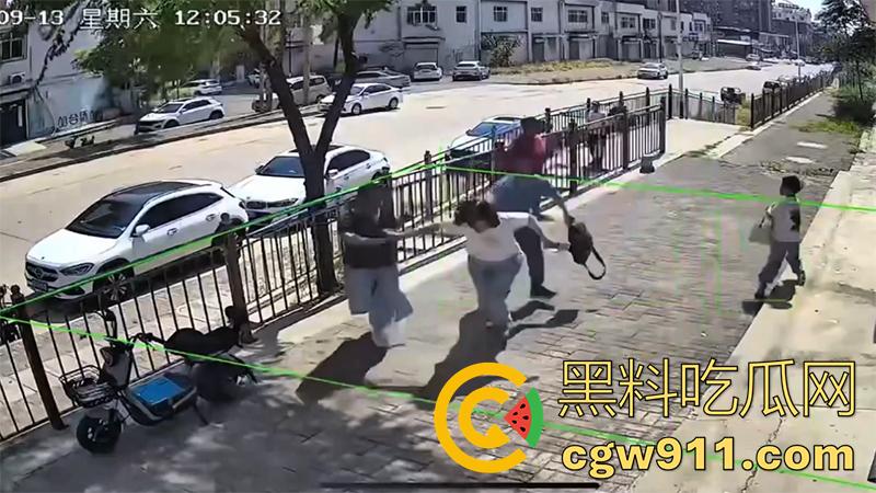 河北邯郸市峰峰矿区,矿务局附近发生砍人事件,男子被老婆以强奸威胁欲离婚,公公提刀砍其全家!-1