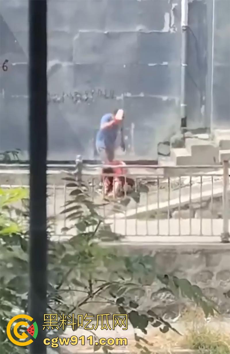 河北邯郸市峰峰矿区,矿务局附近发生砍人事件,男子被老婆以强奸威胁欲离婚,公公提刀砍其全家!-8