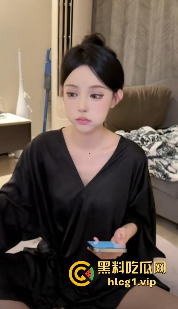 庞博文塌房？【庞博文】军训粉丝事件惹争议后 被扒出与【车晚晚】两人的开房视频！-10