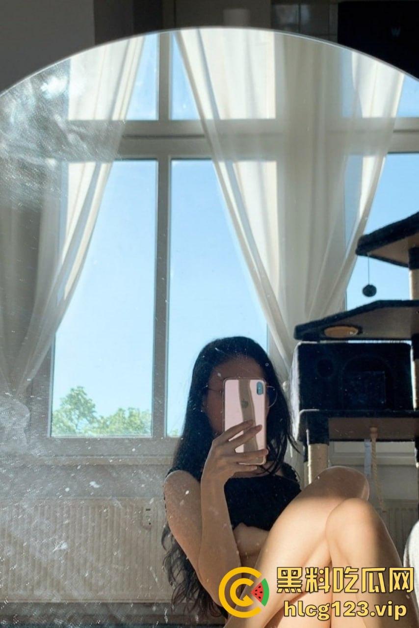 留学期间玩嫩妹Alyssaje,脸穴同框自慰!馒头小骚穴水多润滑,回国后再无此等骚逼!-37