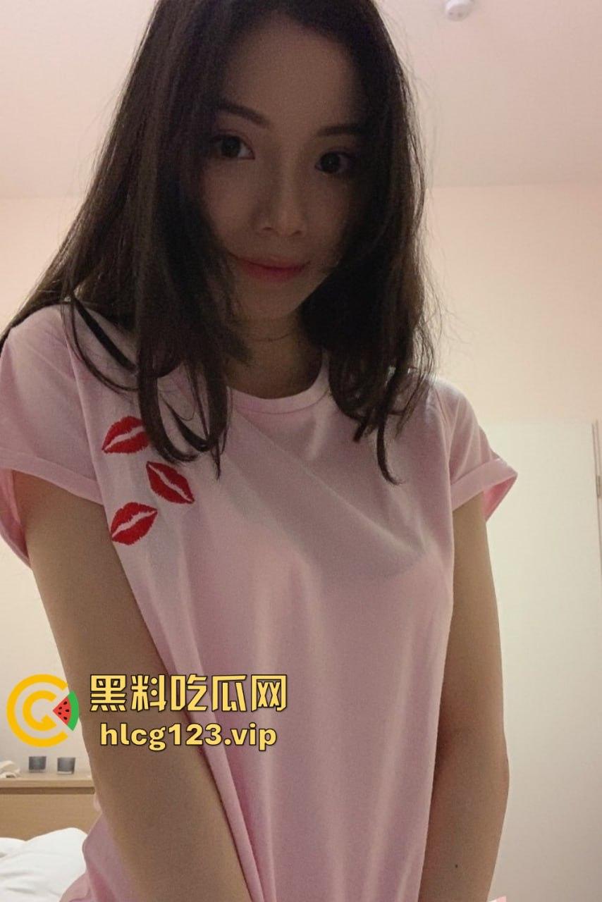 留学期间玩嫩妹Alyssaje,脸穴同框自慰!馒头小骚穴水多润滑,回国后再无此等骚逼!-63