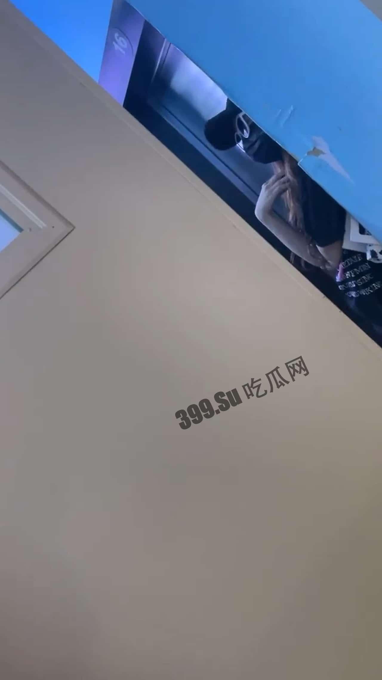 4月27日广东阳江的网红,江女生带他来江门,俩人不是男女朋友,男的睡完她又睡她朋友,女的气不过要来揭穿男子-5