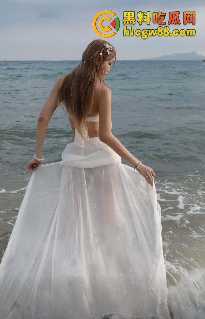 深圳车展『宫梦儿』靠露逼毛一天涨粉1万,车模个个会玩大秀骚操作质量逆天,这个行业真是卷疯了!-2