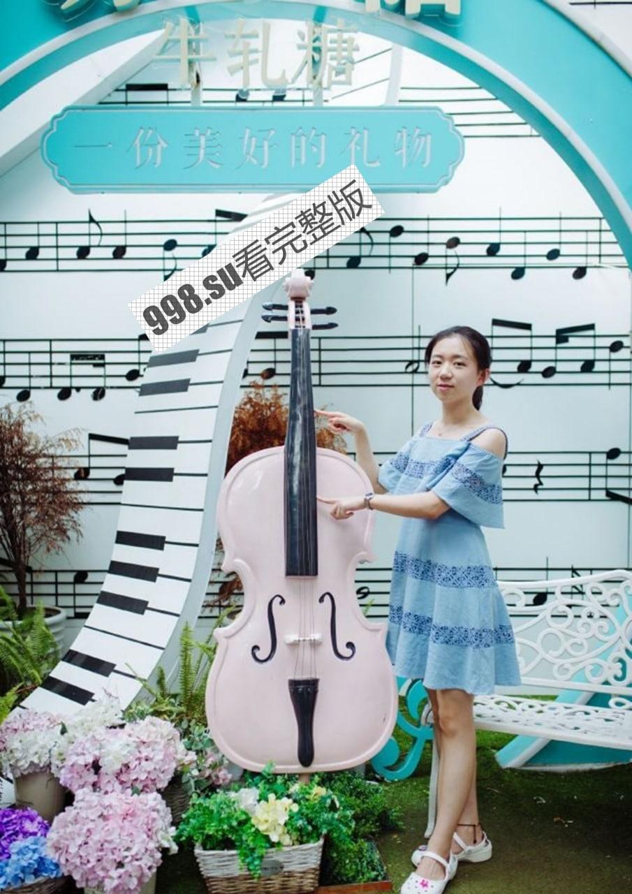 你上王者我上你!青岛反差淫娃谢梦娜约炮不忘和男友开黑玩王者!-1