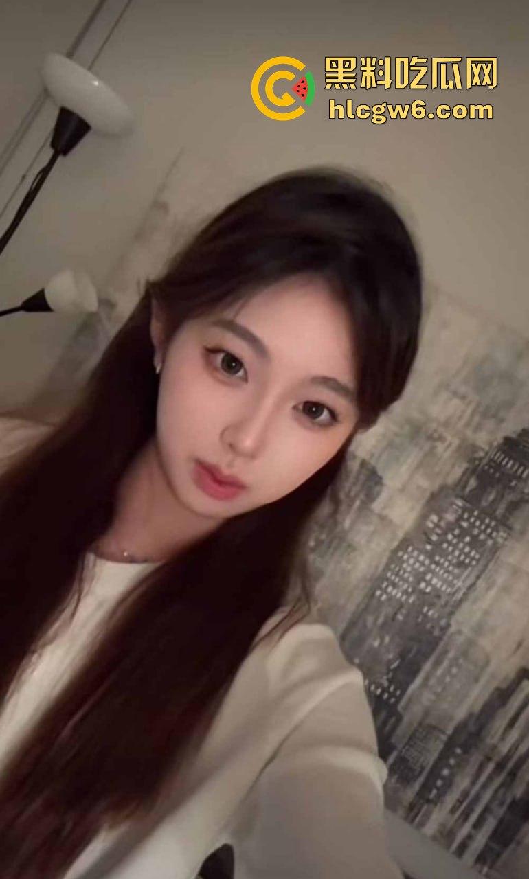 上海舞蹈生【刘静雯】视频泄露,车库男厕所双场狂操,清纯小浪货玩到腿软尿湿地,骚浪得让人头皮发麻!-7