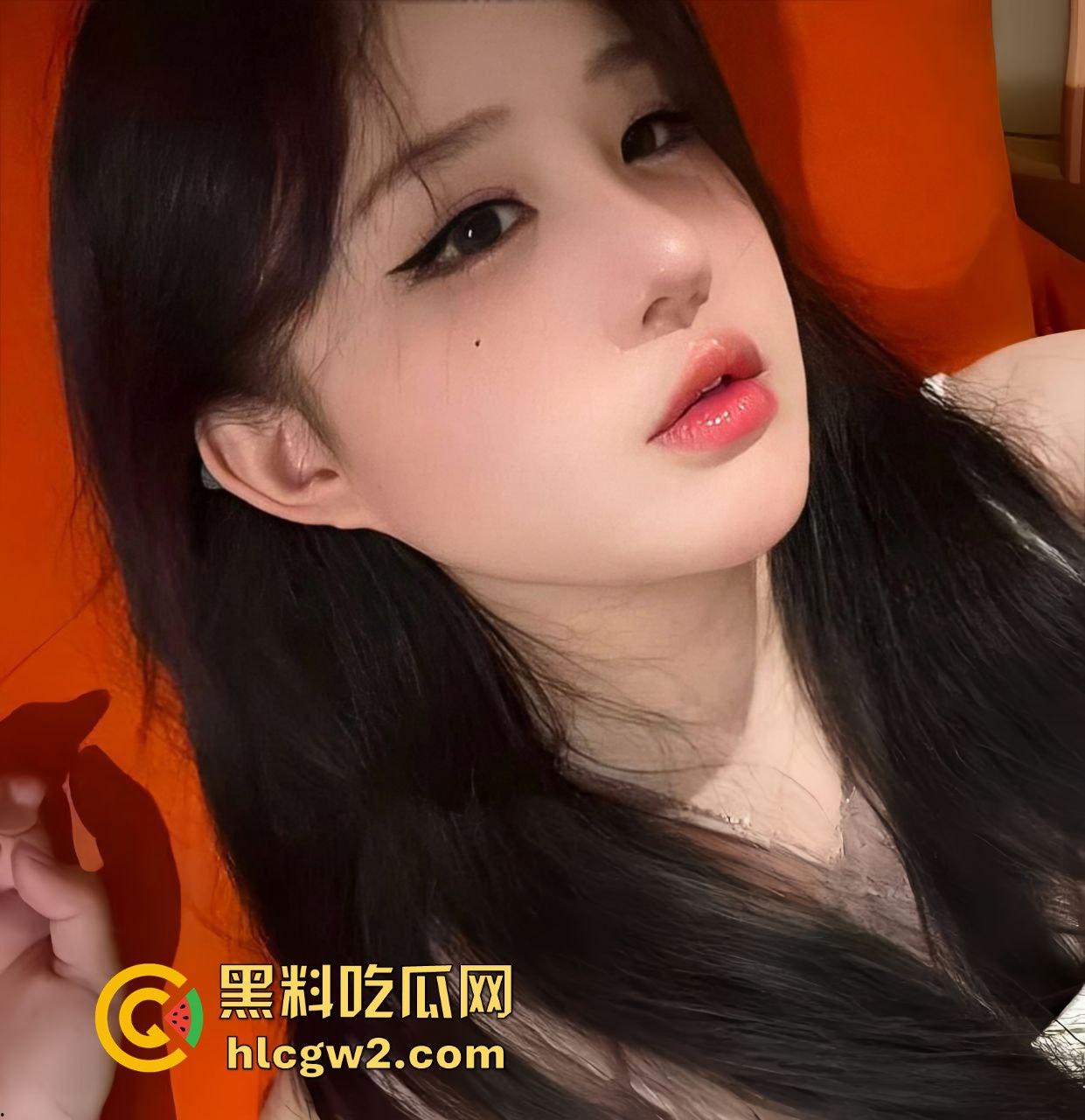 抖音顶级巨乳颜值少女【小妍】大尺度自慰视频外流 甜美外表下骚到炸裂,私密定制全网疯传!-12