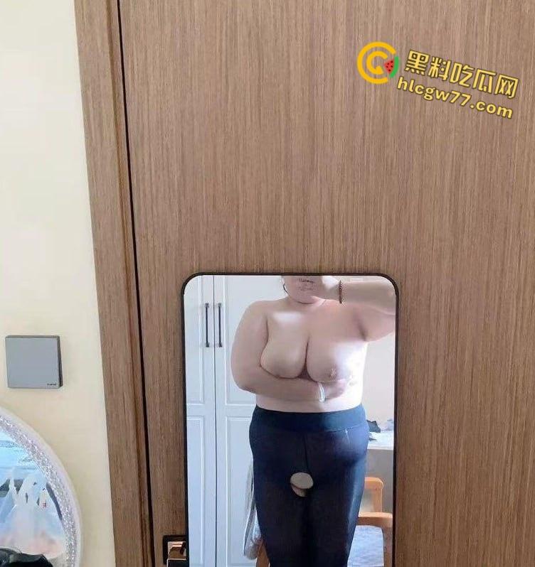 山东大奶母猪出轨视频流出，骚货饥渴难耐，肉棒满足不了还要加一根香蕉!-3