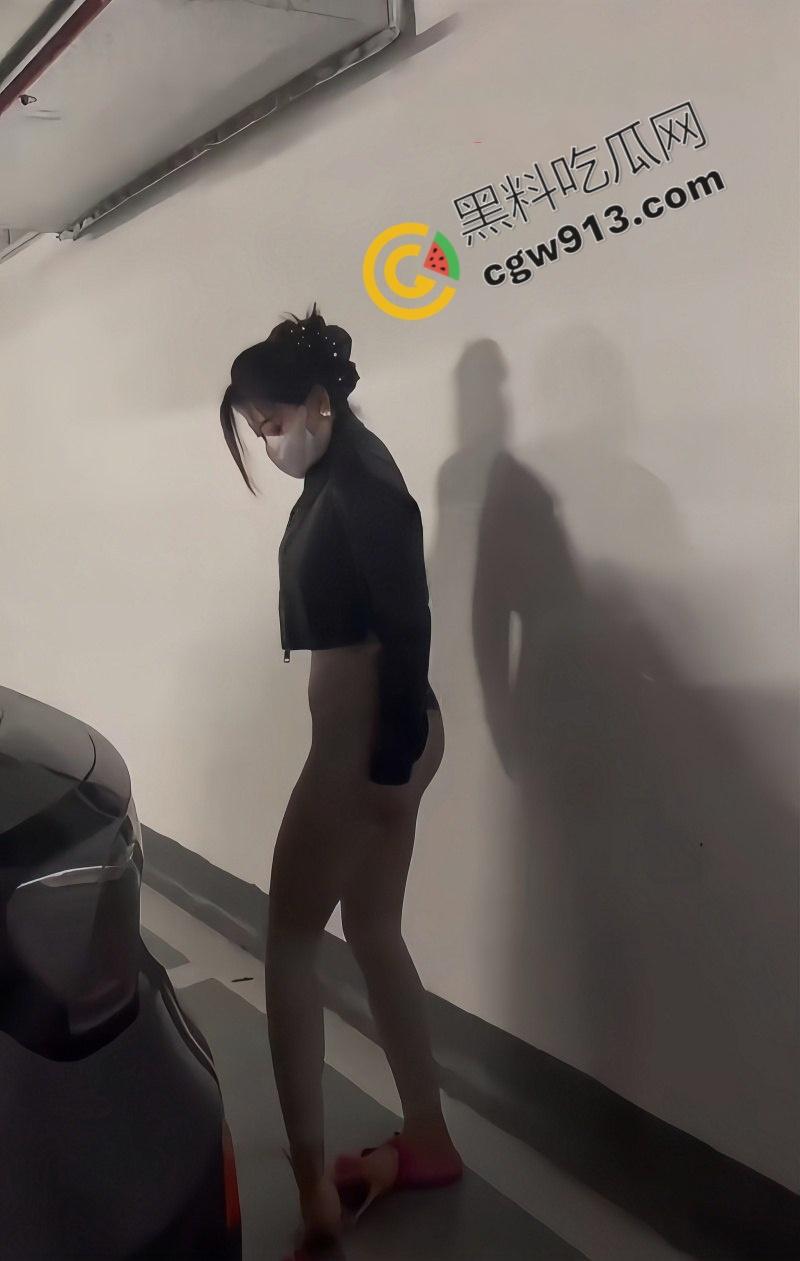 火热辣妈的放纵诱惑!骚母狗妈妈淫态撩人,浪逼被狂操喷汁,高潮浪叫鸡巴硬到炸,欲火焚身爽翻天!-1