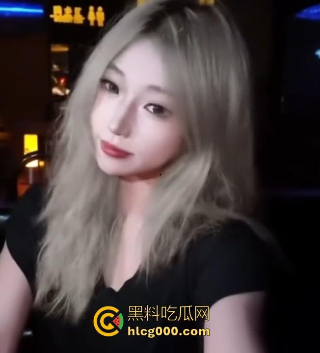 瓜友投稿!广东韶关实验中学骚逼母狗【解璐菲】千里送逼飞往重庆与前任异地打炮,被男友发现后怒爆私密视频!-6