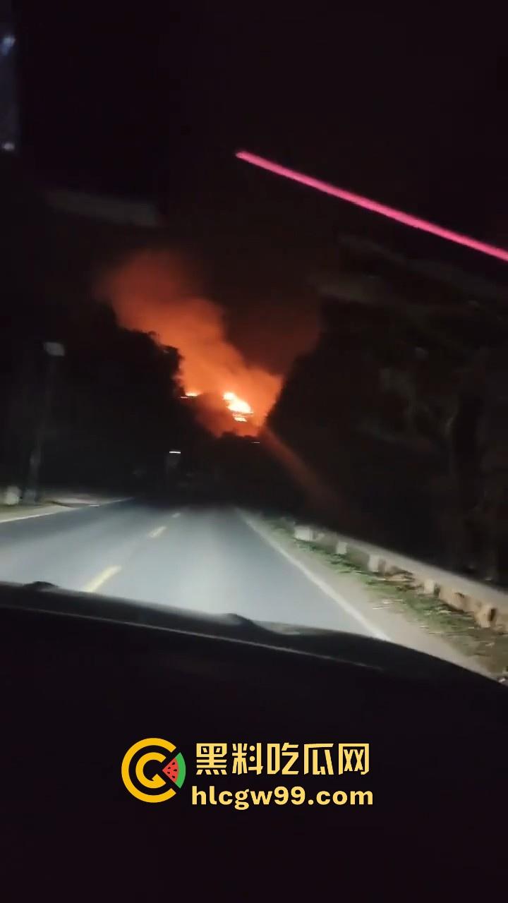 山火频发!肇庆四会下帅出中州方向突发森林火灾,火势蔓延极快,现场堪称恐怖炼狱。-9