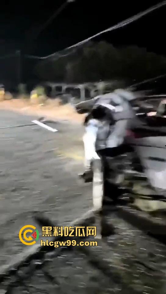 湛江雷州东里镇春节变丧场,士头路口惨烈车祸 ,家人还在吃席 ,这边已经送命了!-2