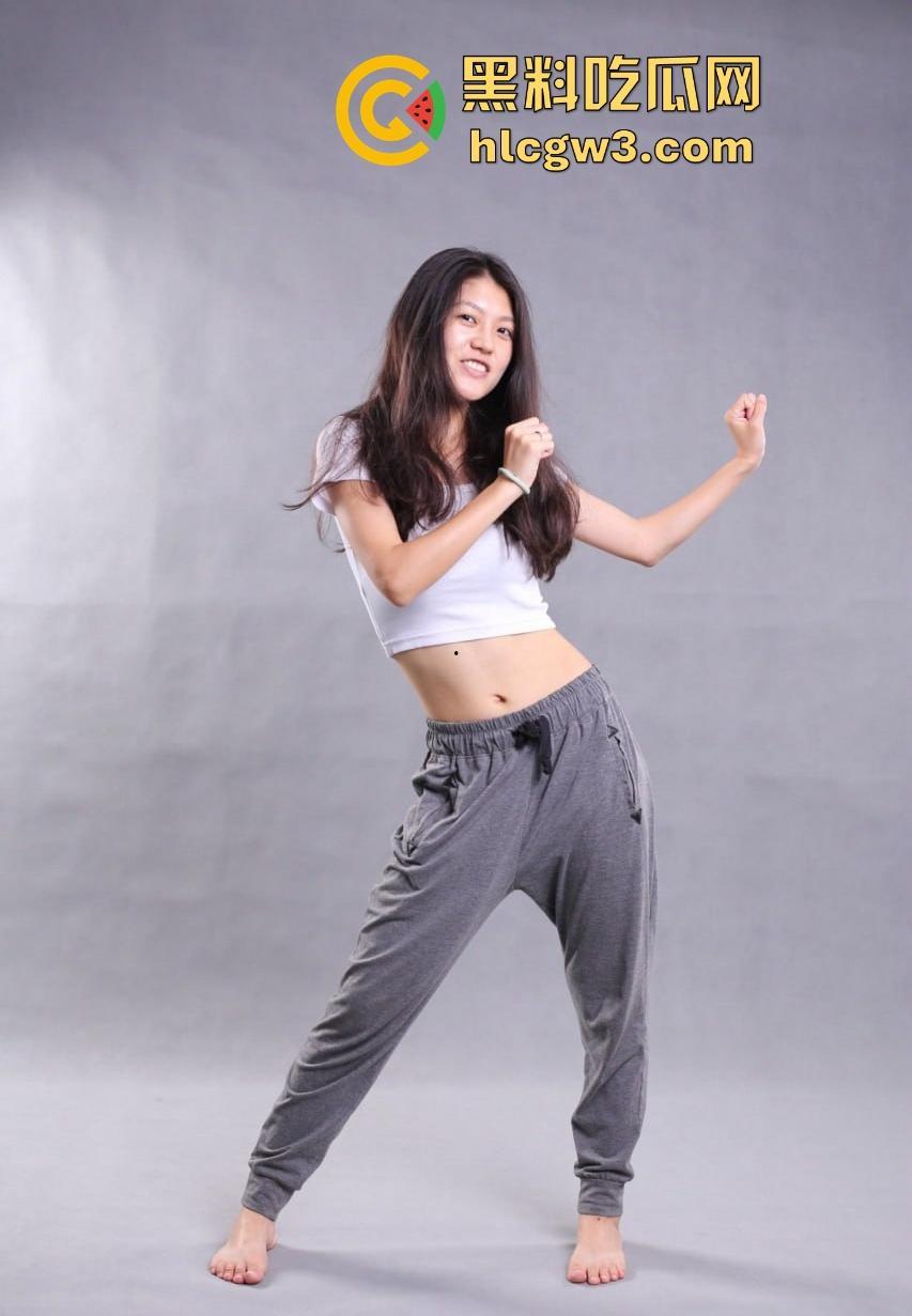 广西人妻竟背着老公约俩单男打野炮，3P啪啪现场大曝光，骚货狂嗨露出颜射直接喷满脸！-8