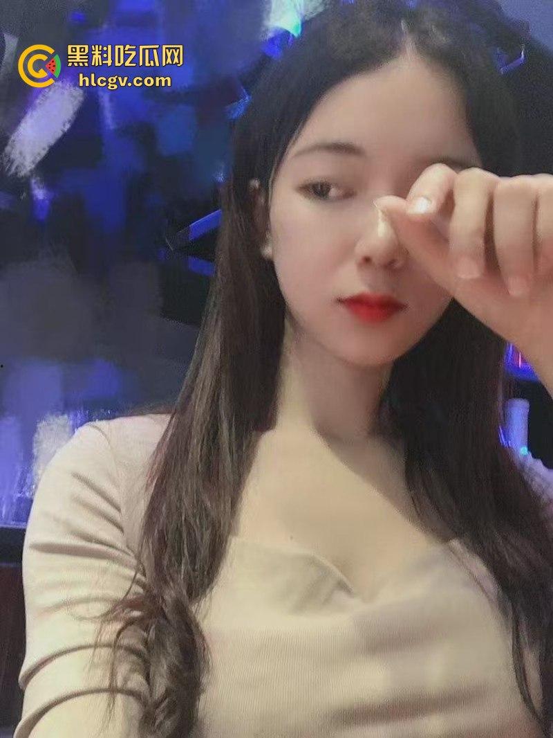 马来西亚博士巨乳反差美女 不雅视频流出 圆润双峰勾人心神 粉嫩乳头奶香四溢-5