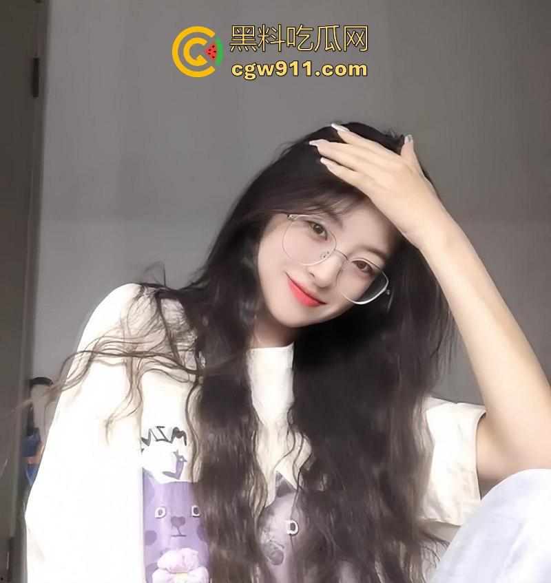 瓜友爆料!吉林极品反差眼睛婊【王丽欣】性爱视频曝光,黑丝美腿肛塞调教,女上骑乘无套后入极其淫荡!-2