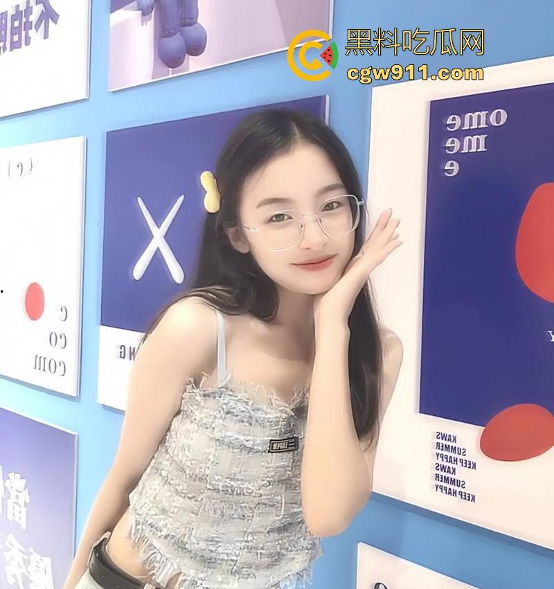 瓜友爆料!吉林极品反差眼睛婊【王丽欣】性爱视频曝光,黑丝美腿肛塞调教,女上骑乘无套后入极其淫荡!-3