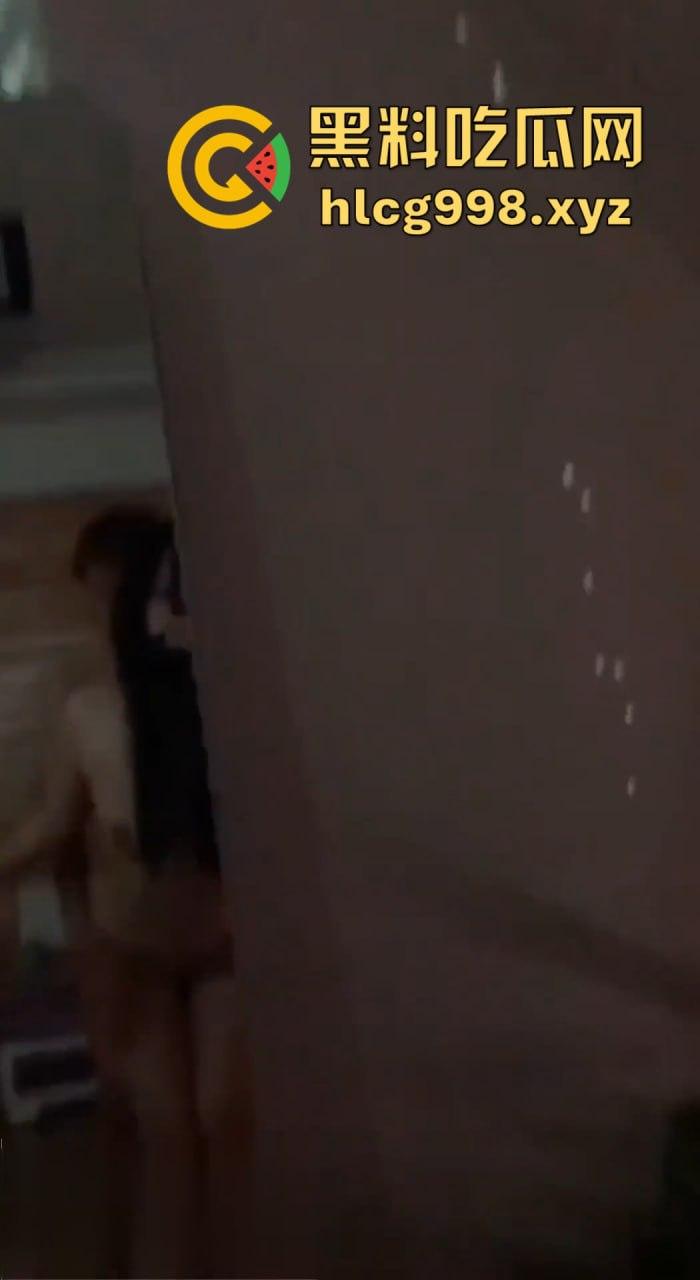 贵阳职业学院【粟媛】卖逼求票上位会长,性瘾大开四处约炮解火!骚逼一天不草就痒得难受!-11