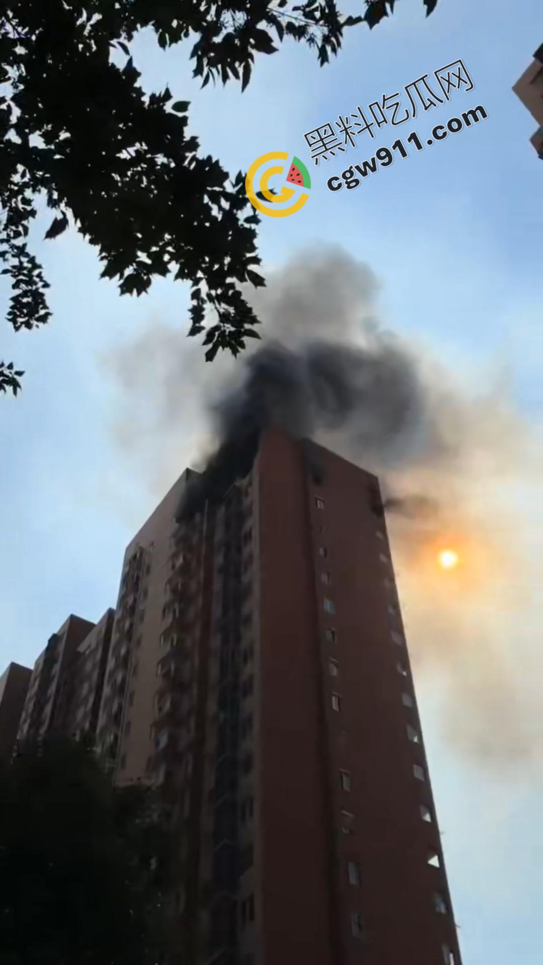 南京金恒花园12幢惊爆!热火燎天,居民命丧浓烟滚滚!燃气泄漏引发惨剧,造成1死2伤,居家安全引发热论-1