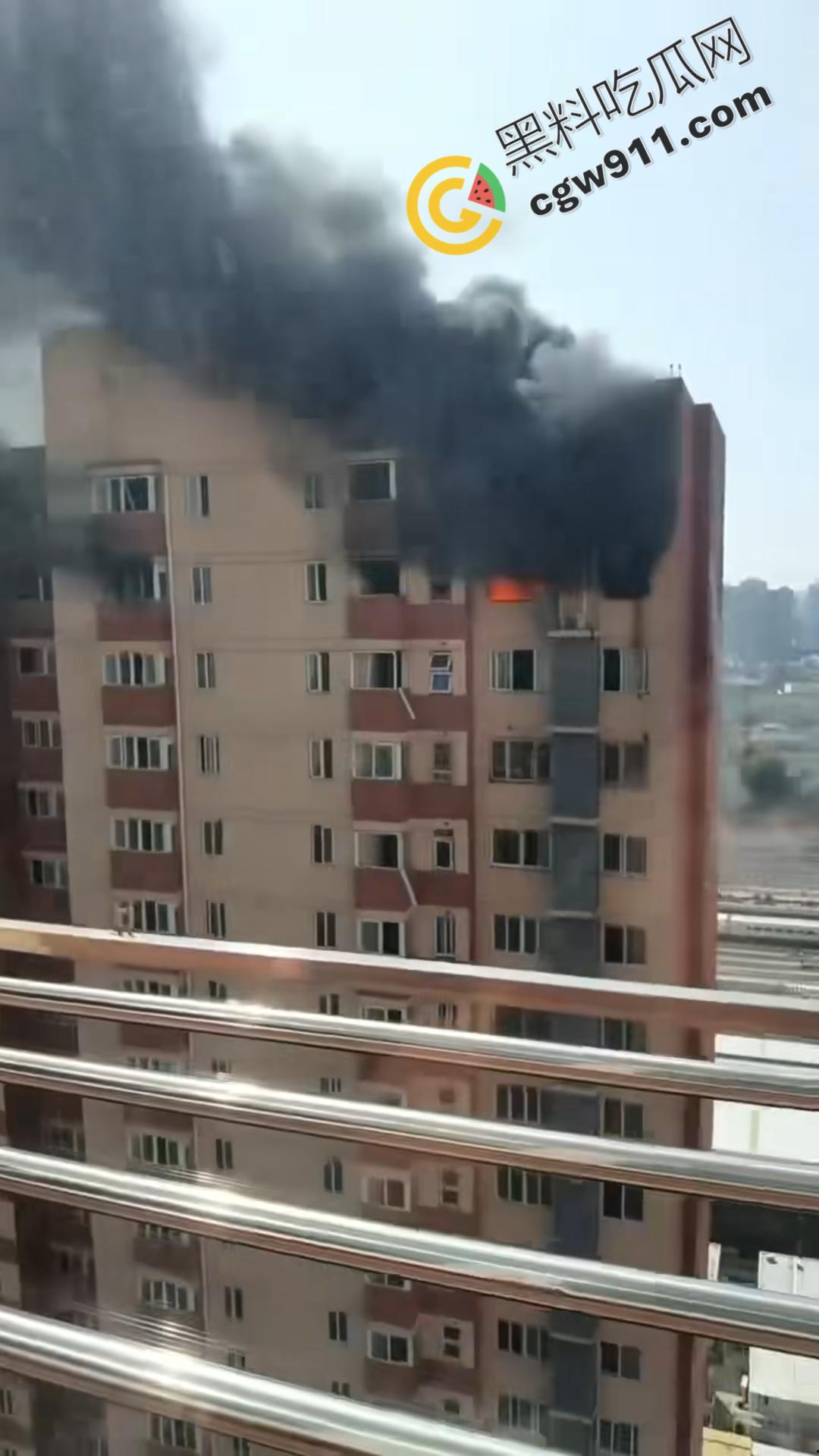 南京金恒花园12幢惊爆!热火燎天,居民命丧浓烟滚滚!燃气泄漏引发惨剧,造成1死2伤,居家安全引发热论-4
