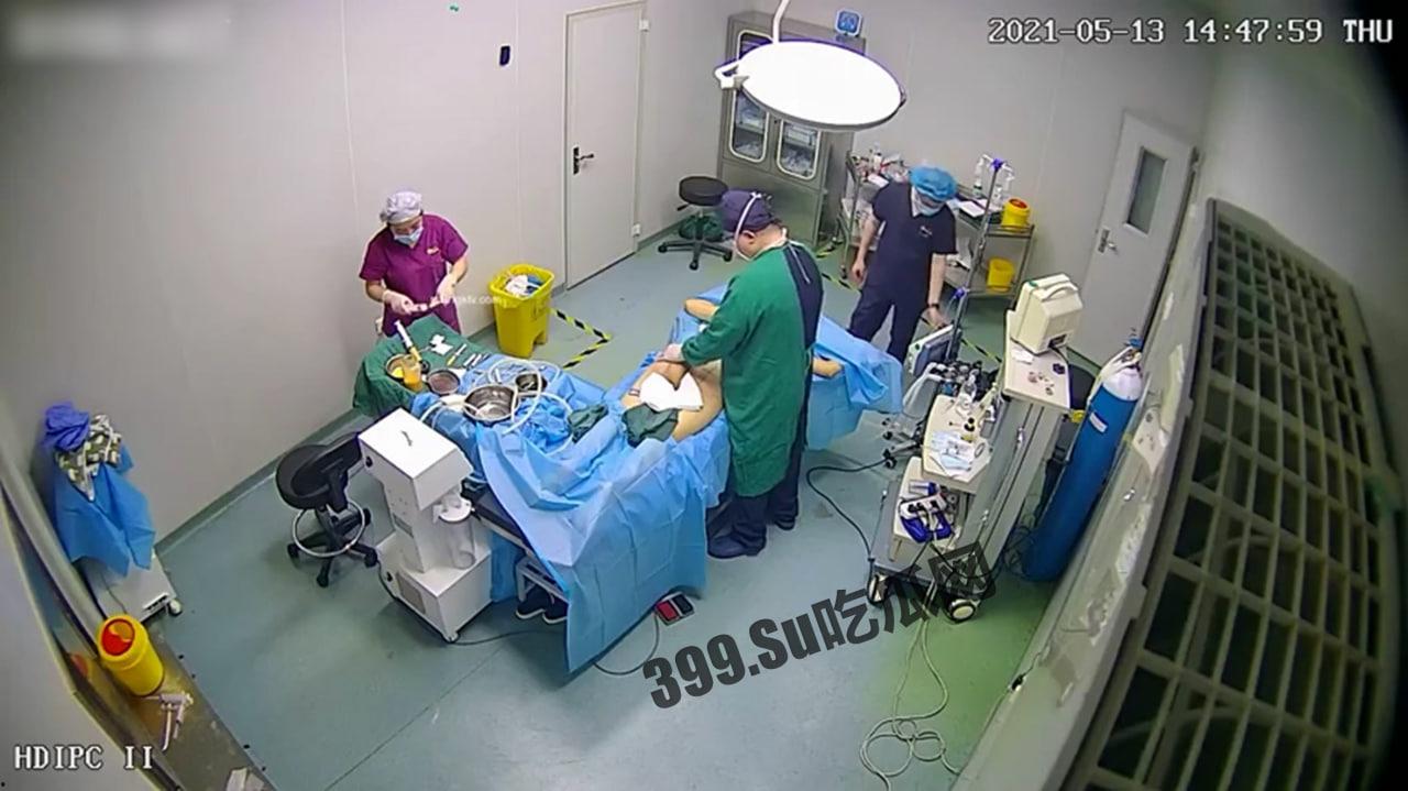 监控流出 珍稀资源黑客破解整形医院摄像头偷拍妹子脱光光做抽脂麻醉过后疼得哭蒙了圈-4