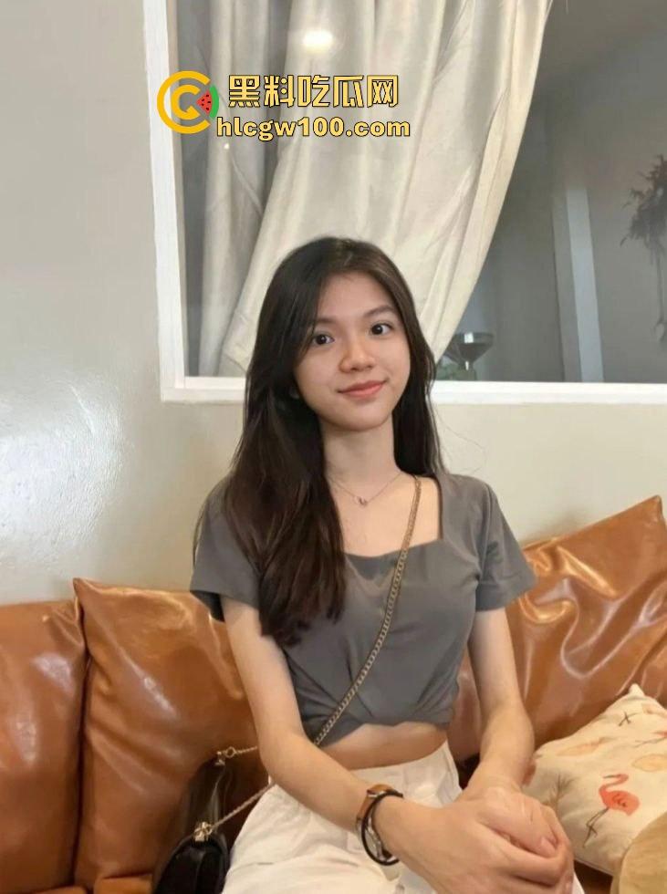 芜湖95年小哥分享调教00后小骚妹，小穴从粉嫩紧致到宽松变色，打屁股时乖得像条小母狗，鸡巴插不满都不行！-3