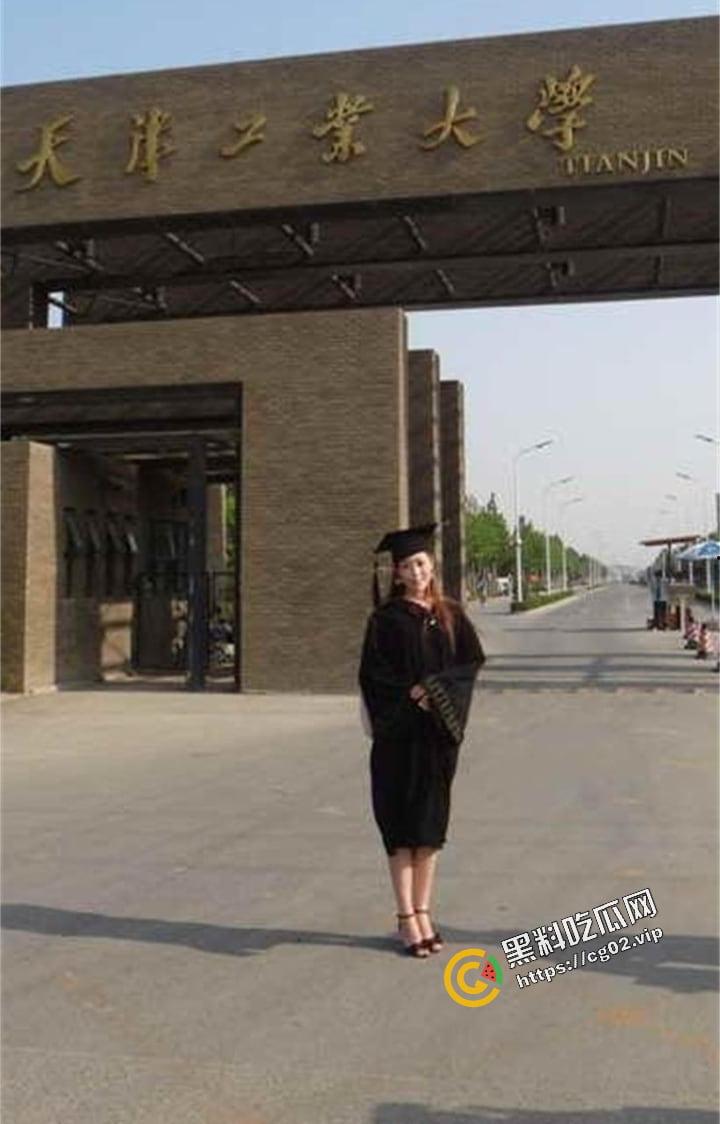 《百度云泄密流出》天津工业大学 模特【王真】外表优雅高冷 实则内心闷骚放浪38P+1V-28