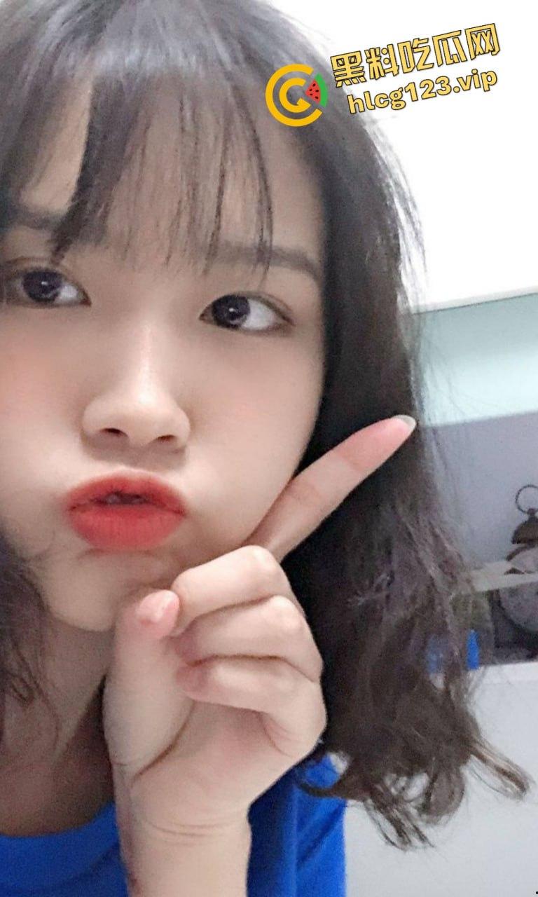 台湾萌系学生妹[刘美岐]啪啪自拍流出！短发俏皮，胸大无脑，男友爆射全身！-1