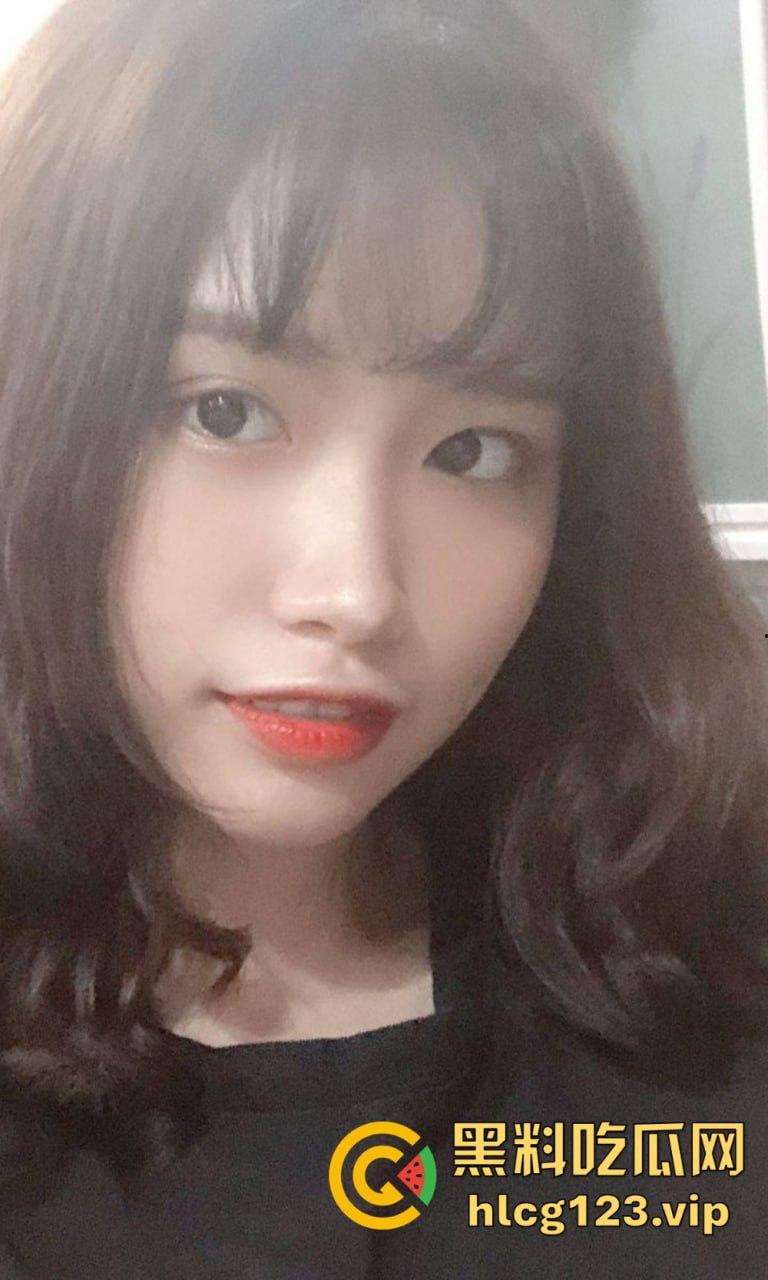 台湾萌系学生妹[刘美岐]啪啪自拍流出！短发俏皮，胸大无脑，男友爆射全身！-7