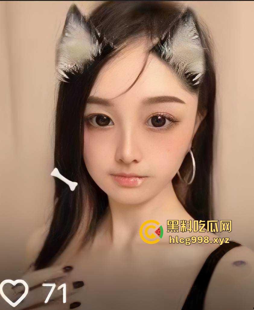 抖音骚鸡『洁哥』陪榜一大哥做爱翻车!穿制服浪摇猛操,刷嘉年华就能约出来当床垫!-2