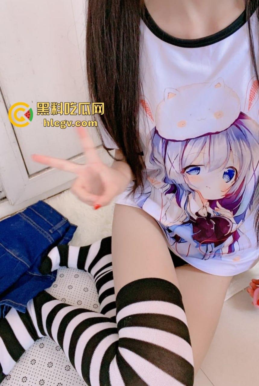 青岛白白嫩嫩的萝莉【夏菜菜】身材大曝光!萝莉控的顶级福利,粉嫩可爱又惹火!-9