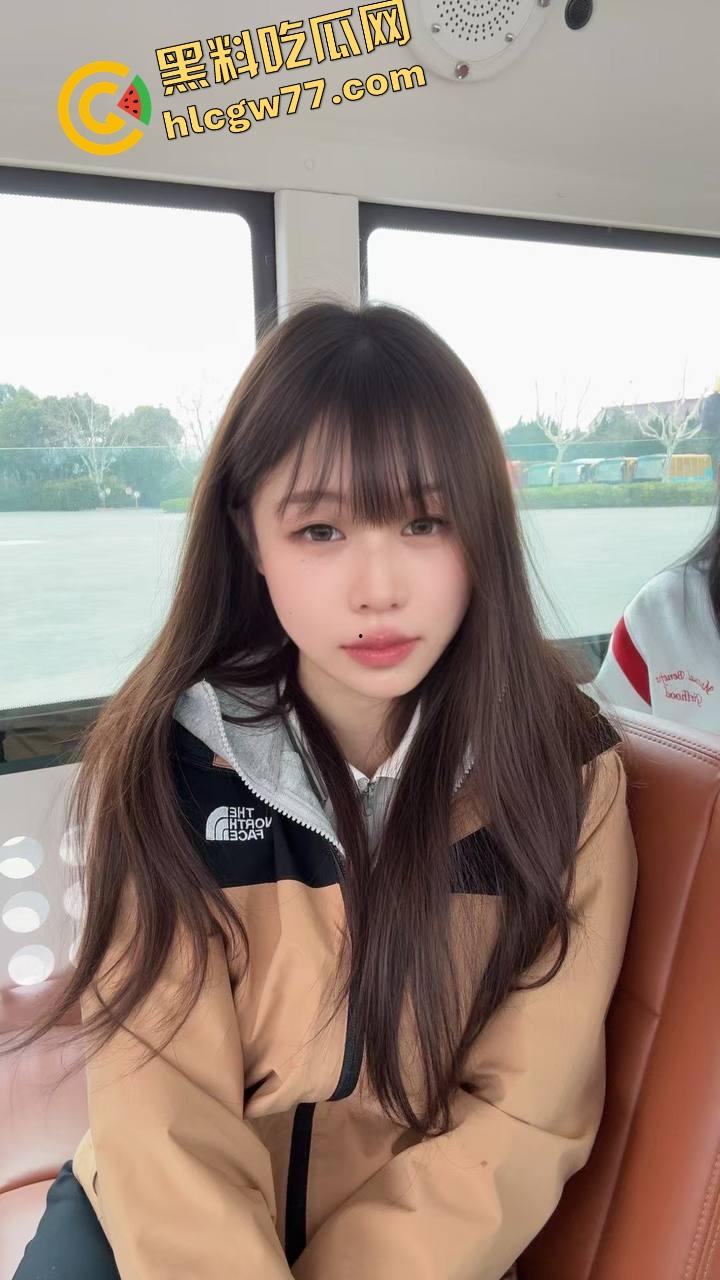 电影院当炮房?小情侣亲热全程被高清监控直播,年纪轻轻就直播开档,社会这课学得真扎实!-2