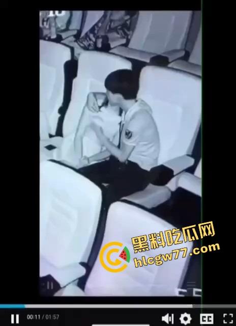 电影院当炮房?小情侣亲热全程被高清监控直播,年纪轻轻就直播开档,社会这课学得真扎实!-6