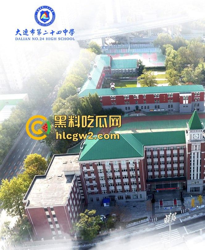 大连市第24中学两学生仓库做爱被偷拍!被同学抓拍两人尴尬瞬间,表情呆萌传遍全市,副校长也看了!-1