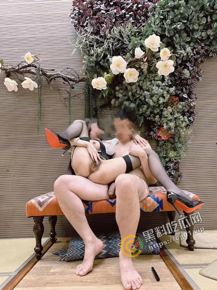 杭州萧山区乐虹湾母狗 俞嘉婷 被富二代调教后人 对其言听计从 彻底成了性奴!-2