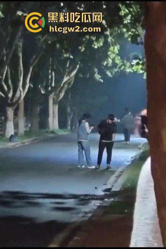 杭州艺校纯爱战士再倒下 女友在校期间背着男友发裸照自慰视频 被抓后校内怒扇耳光 真是母狗属性拉满！-8