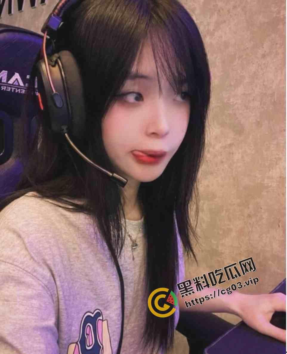 嫩!韩国留美大学生 宅男女神【Emil】自慰视频流出 电竞小妹就是嫩啊-3