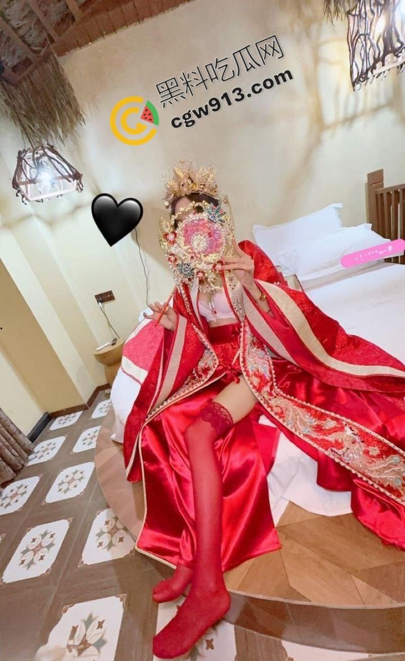 海角乱伦大神新作！凤冠嫩玉：禁忌父女情震撼上演！火热辣女郎红纱勾勒诱人曲线，禁忌激情撩拨你心！-4