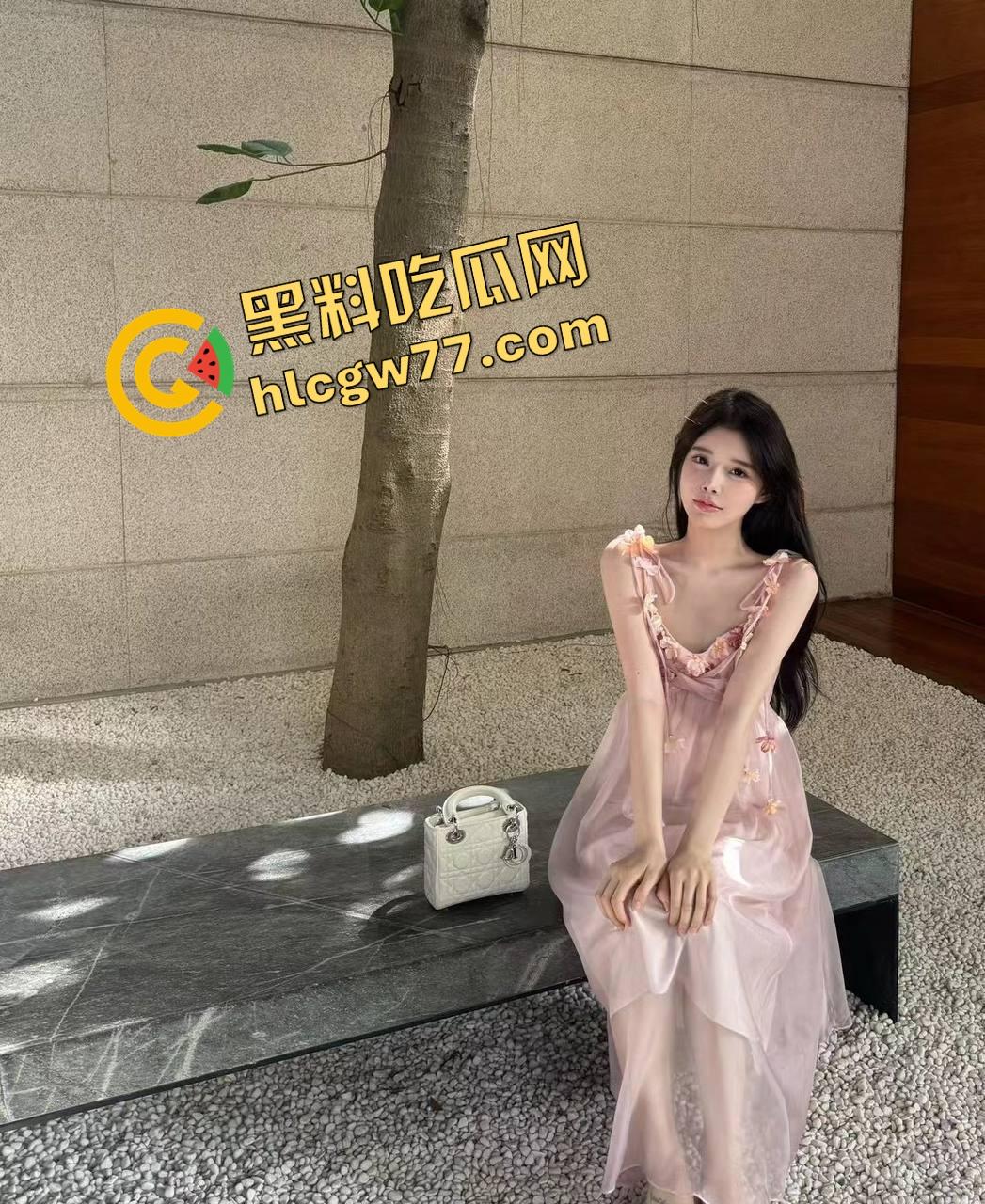 海角大神爆操少妇房东 房东大姐过生日 老公出差赶不回来 直接在婚床上把她操了!-2