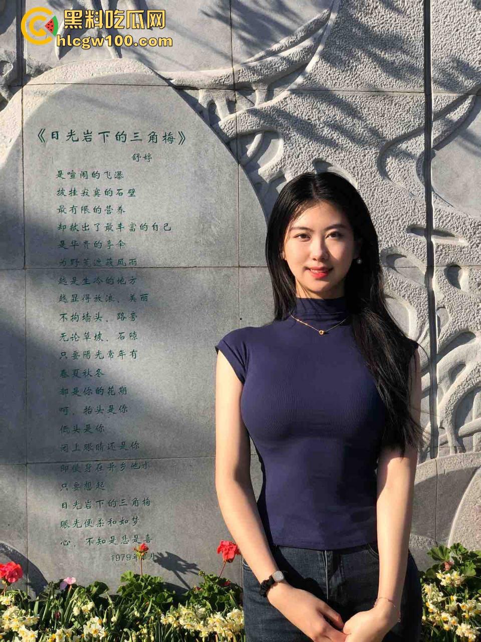 西安极品人妻【吴若曦】绿帽癖老公求单男3P,翘臀人妻百人斩目标,老婆被日老公撸到爽,骚到丧心病狂!-5