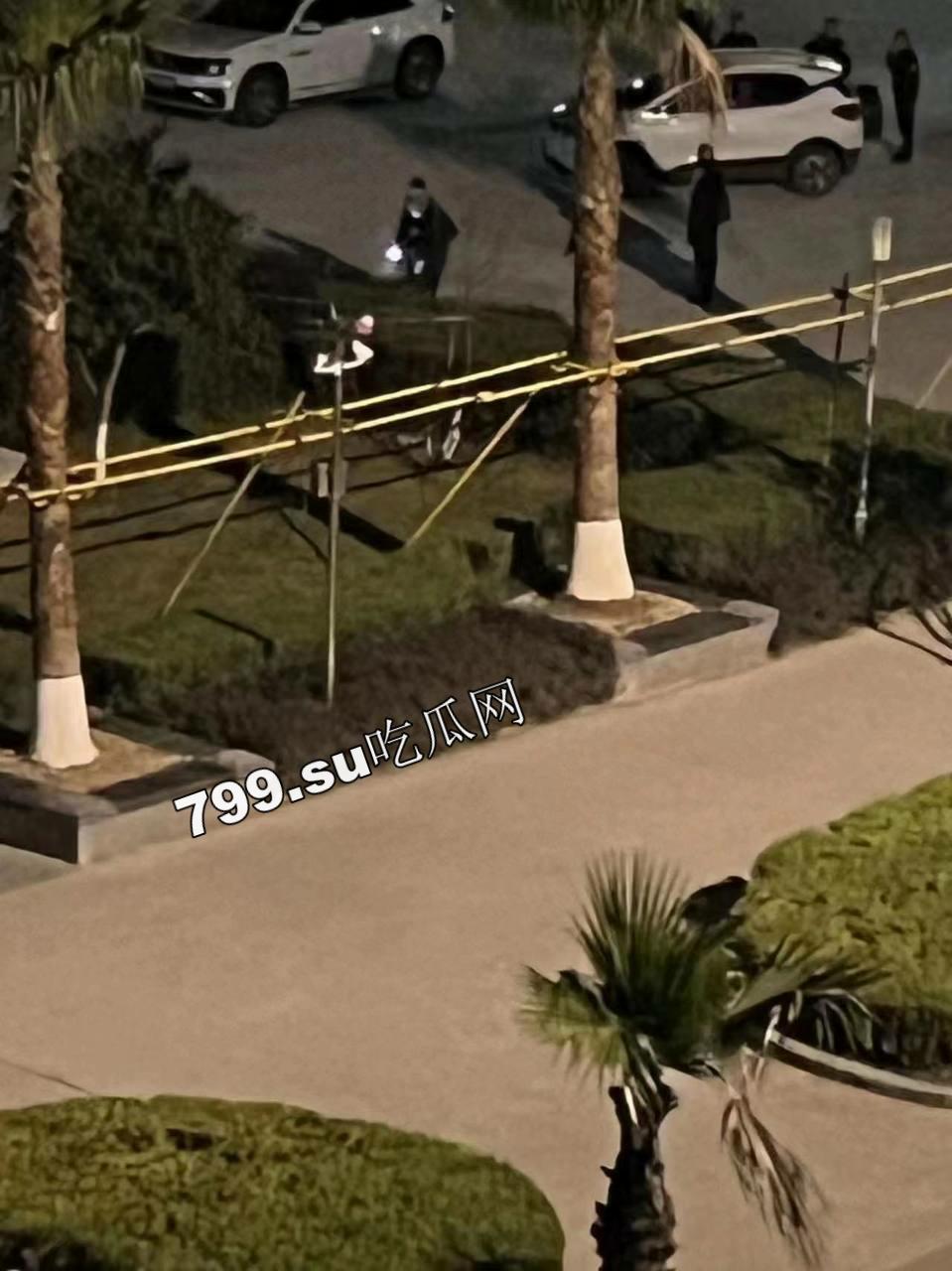 网传某学校在校生厕所生小孩 弃子-6