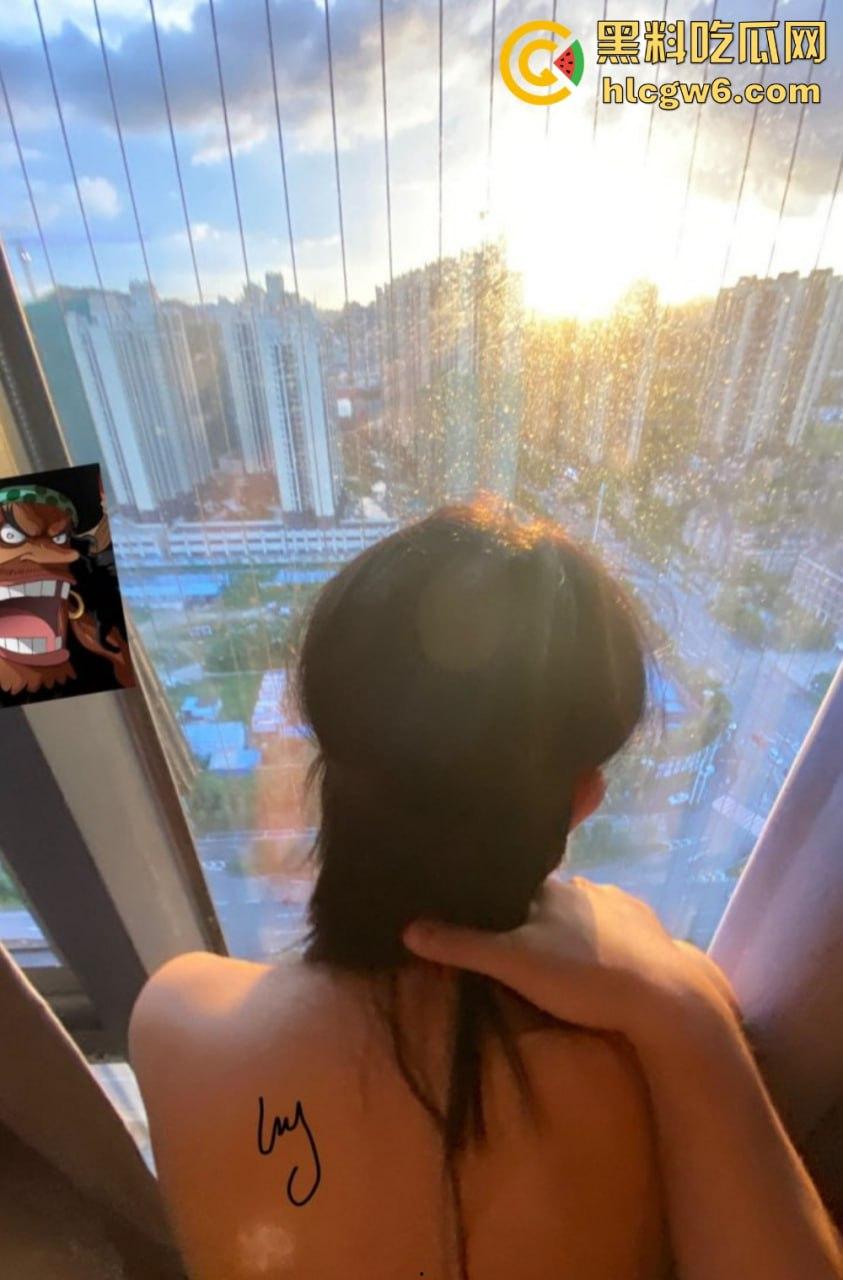 安徽人妻少妇【冰凌紫萱】骚浪翻天 白虎无毛小嫩穴，无套内射跳蛋塞骚逼，黑鬼爆操到尖叫！-16