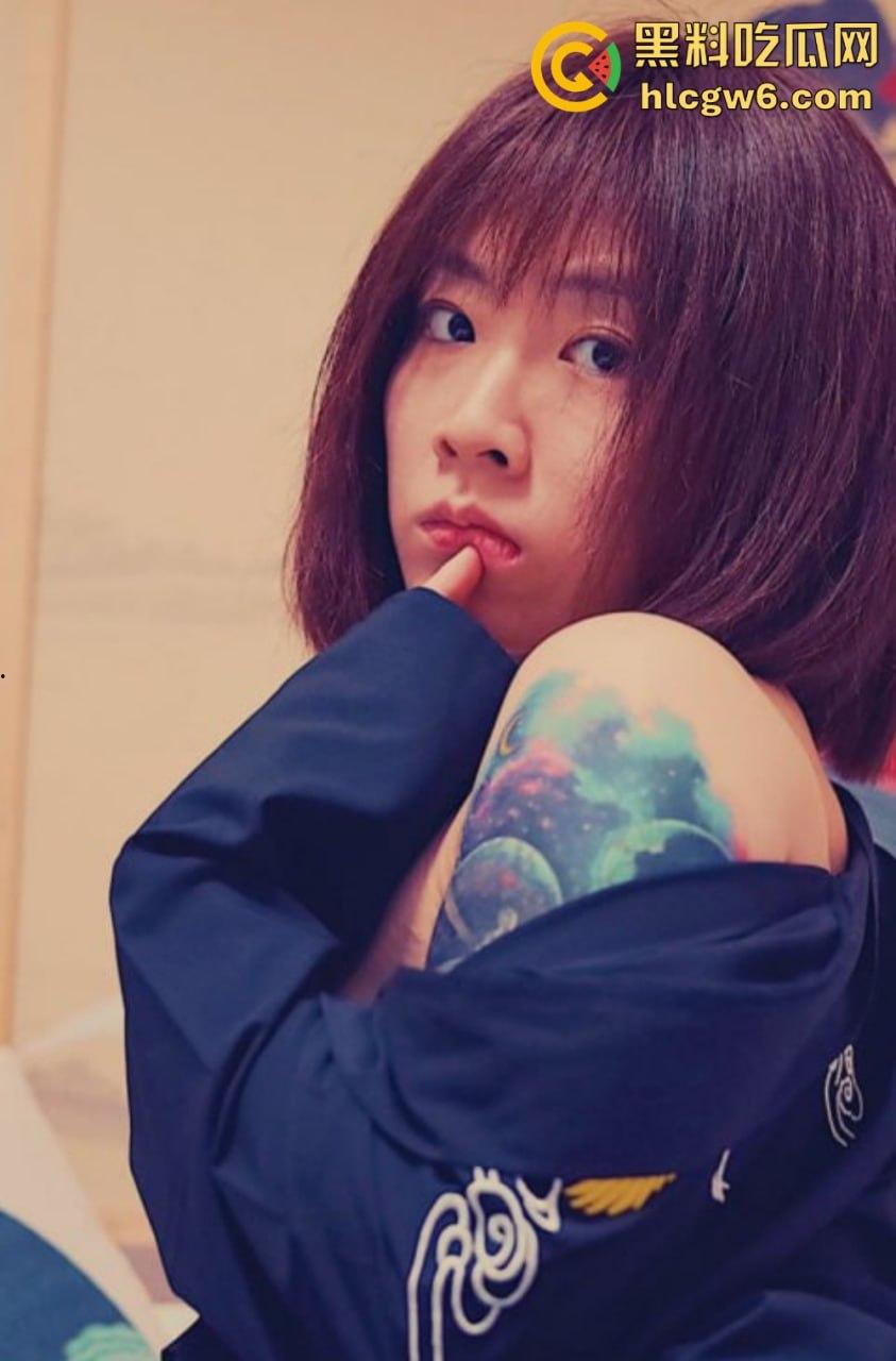 安徽人妻少妇【冰凌紫萱】骚浪翻天 白虎无毛小嫩穴，无套内射跳蛋塞骚逼，黑鬼爆操到尖叫！-38