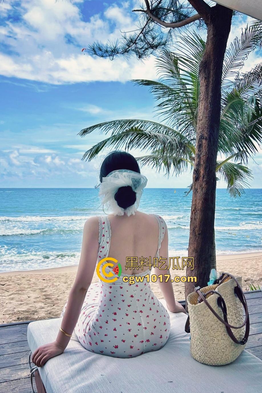 天津南开中学【王雨菲】,白皙粉嫩的乳头加上蓝瞳妆容,手握鸡巴扇奶子,口爆满嘴精液太多盛不住!-5