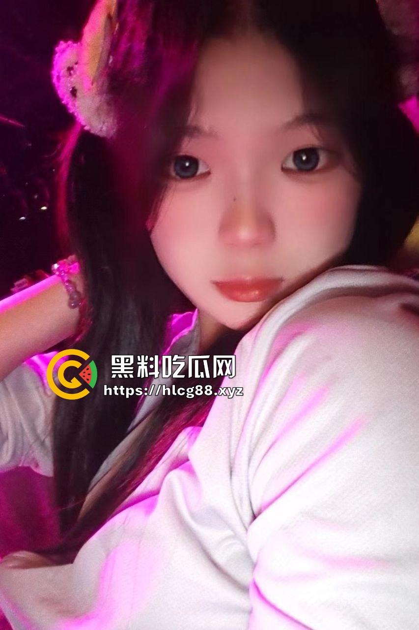 精神小妹『安萱尔』手活神技,楼道里猛搞大保健,润滑油推鸡巴爽射喷墙,手法牛逼鸡巴抖断!-3